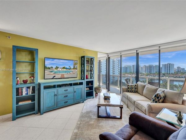 3600 Yacht Club Dr, Unit 904, Aventura, FL 33180