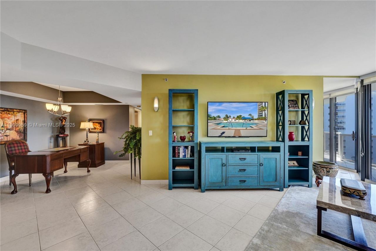 3600 Yacht Club Dr, Unit 904, Aventura, FL 33180 Photo