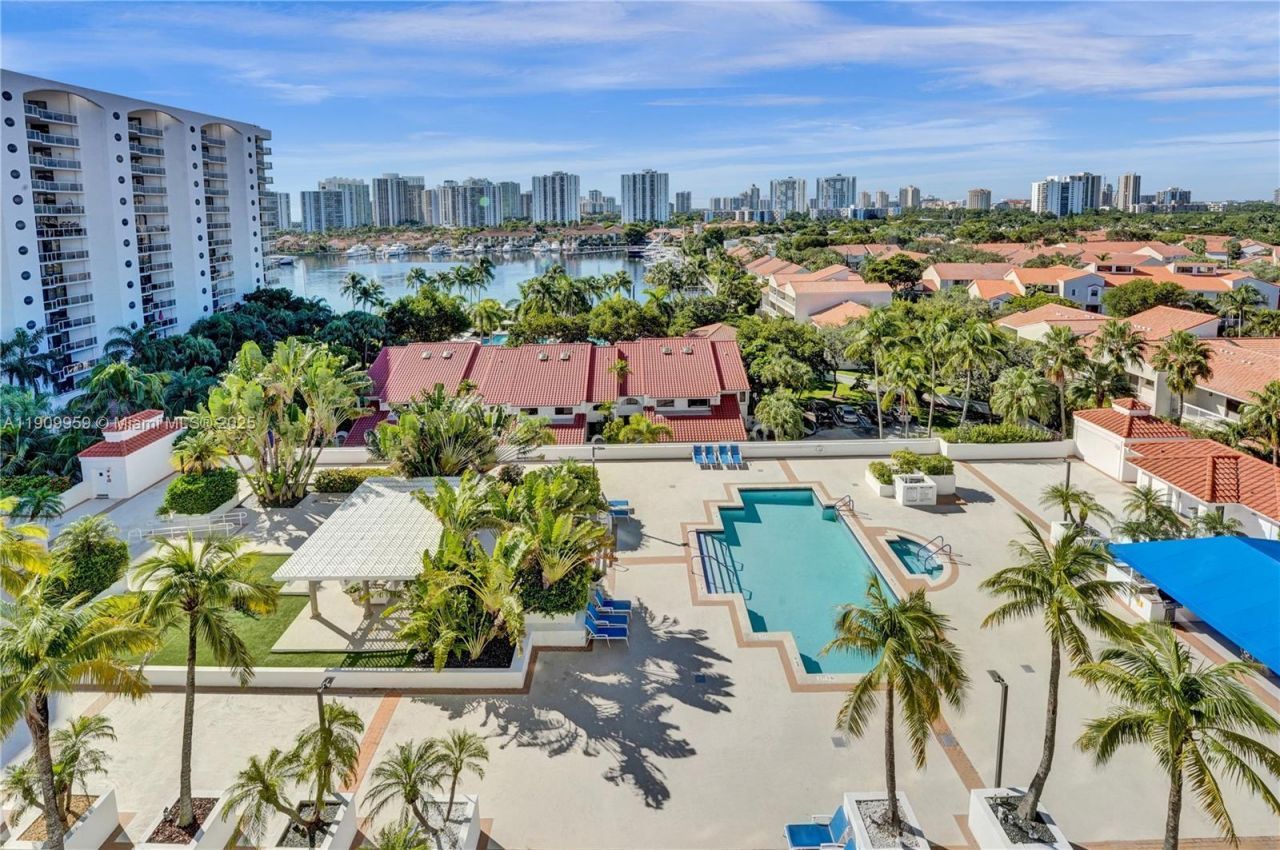 3600 Yacht Club Dr, Unit 904, Aventura, FL 33180 Photo