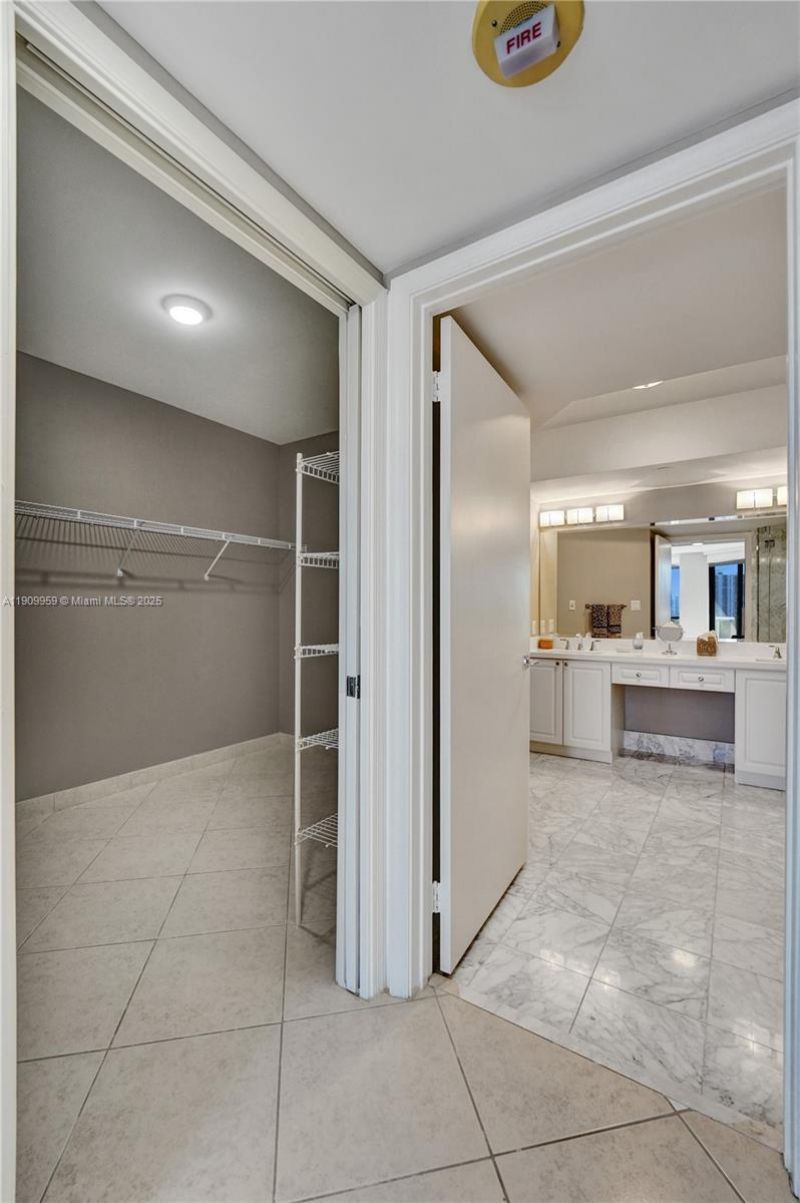 3600 Yacht Club Dr, Unit 904, Aventura, FL 33180 Photo