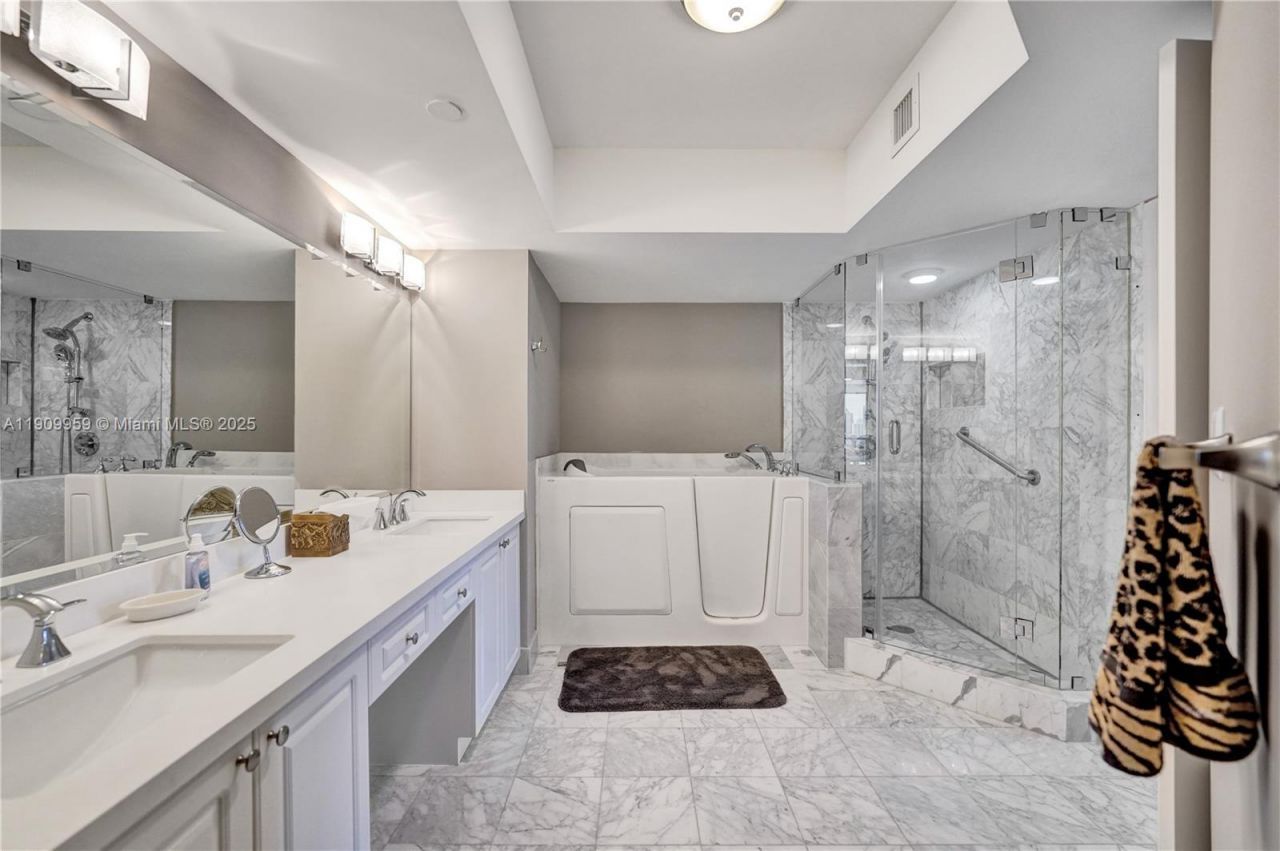 3600 Yacht Club Dr, Unit 904, Aventura, FL 33180 Photo