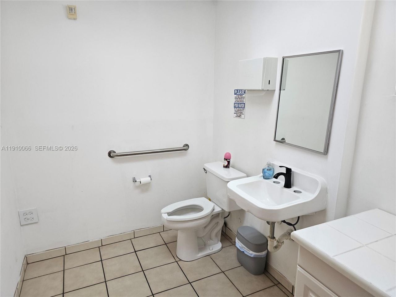 125 NE 8th St, Unit 7, Homestead, FL 33030 Photo