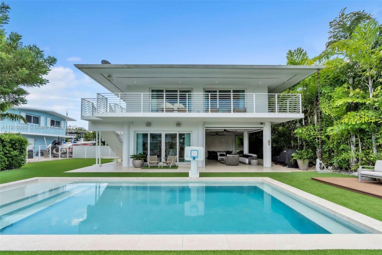 165 Ocean Dr, Tavernier, FL 33070 Photo