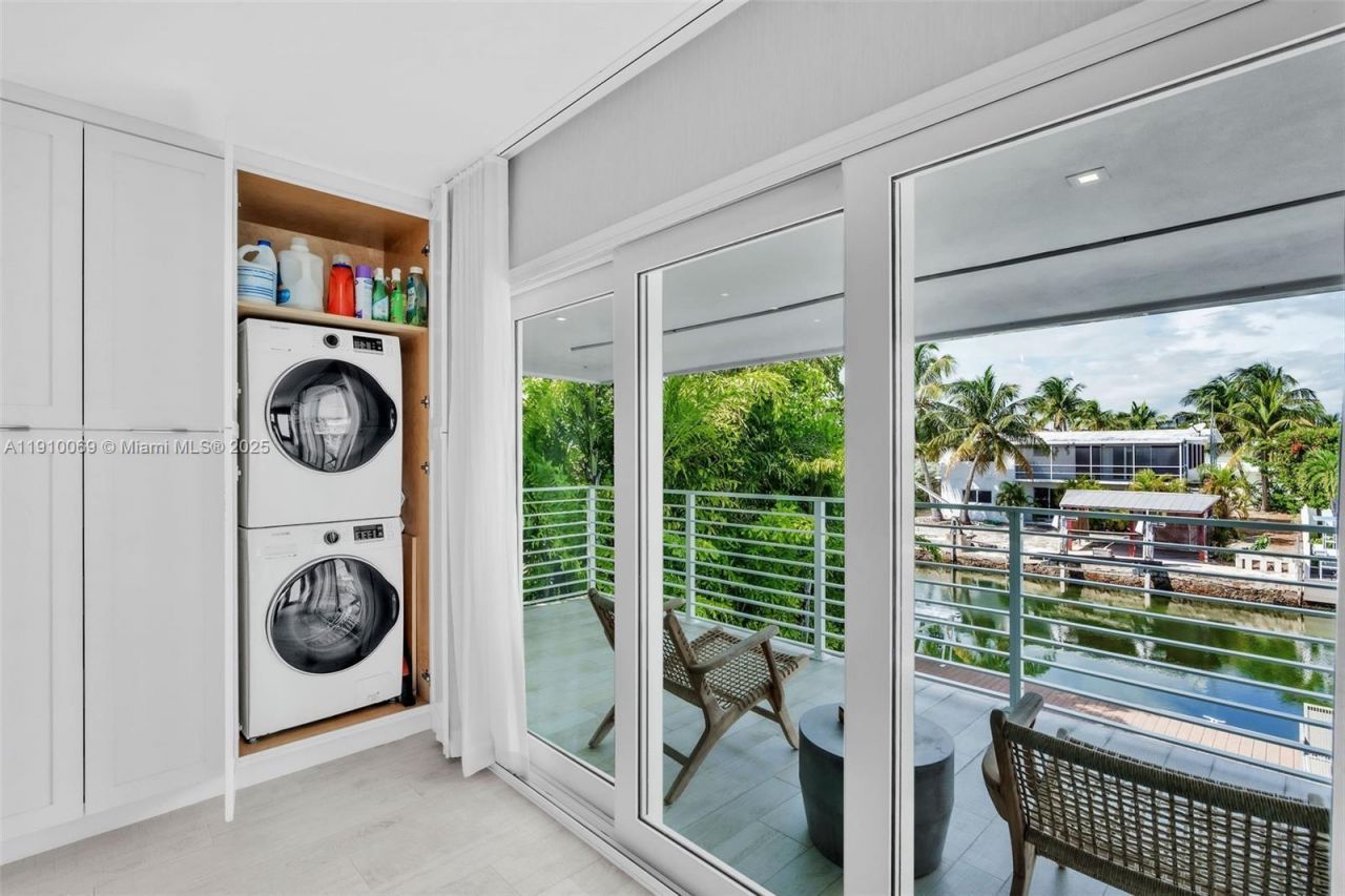 165 Ocean Dr, Tavernier, FL 33070 Photo