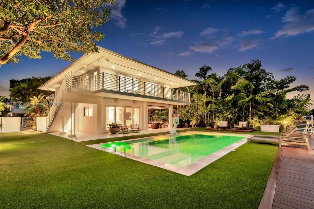 165 Ocean Dr, Tavernier, FL 33070 Photo