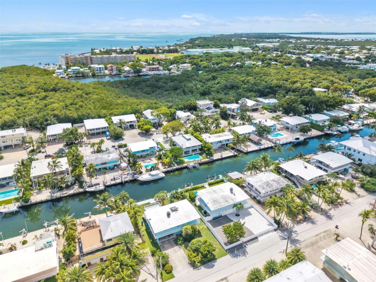 165 Ocean Dr, Tavernier, FL 33070 Photo