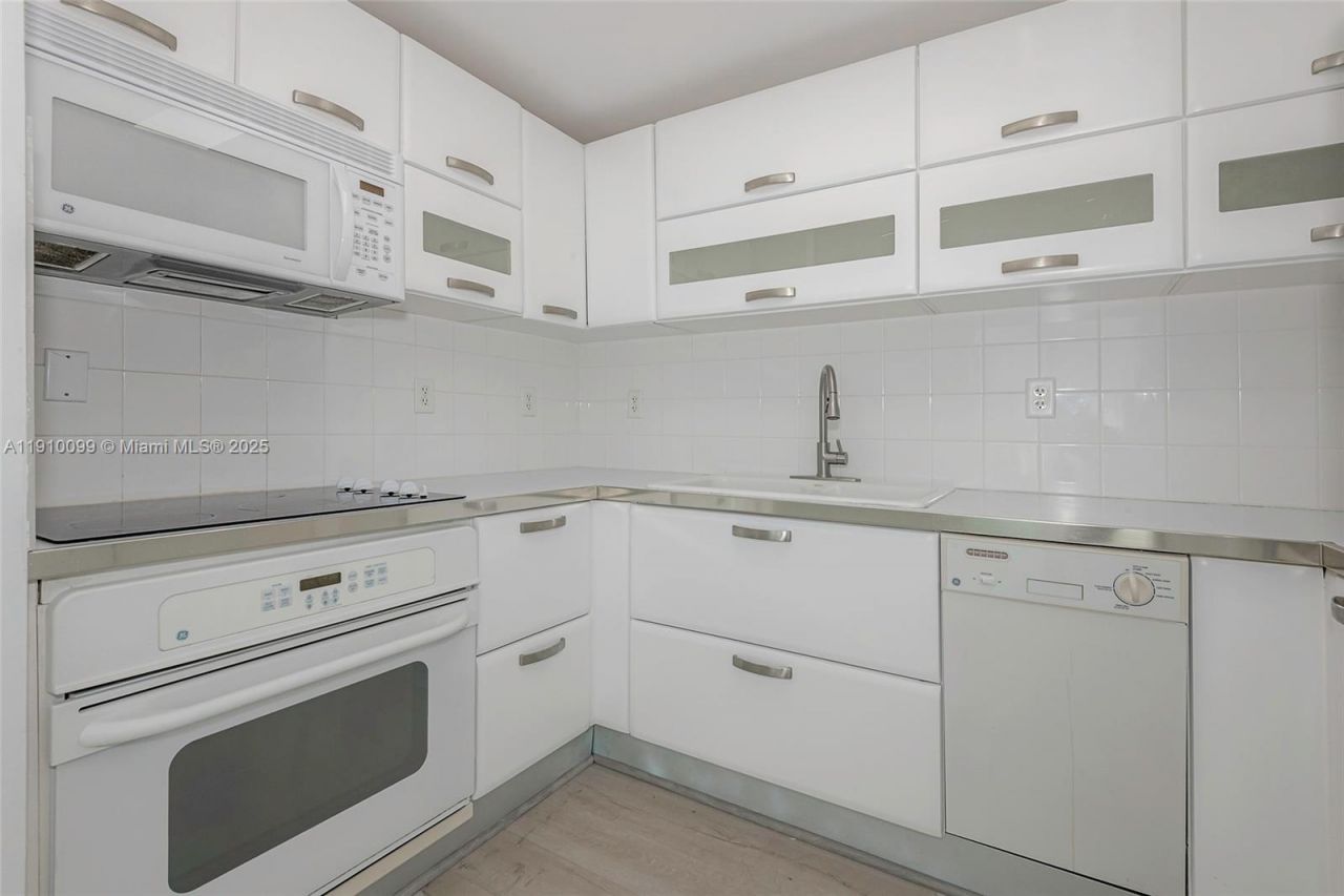 6580 Indian Creek Dr, Unit 310, Miami Beach, FL 33141 Photo