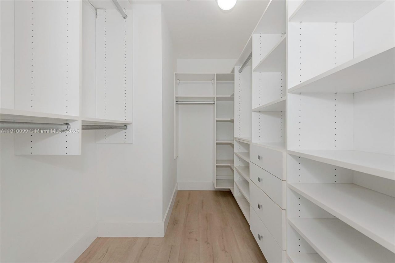 6580 Indian Creek Dr, Unit 310, Miami Beach, FL 33141 Photo