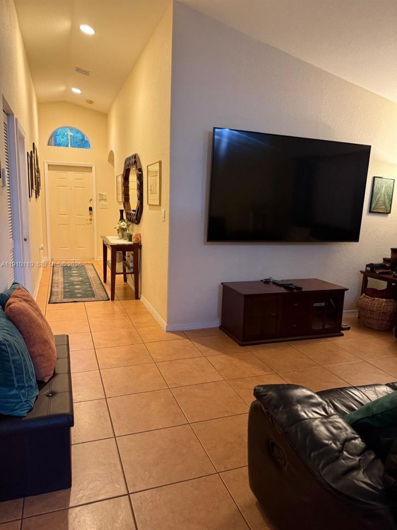 2065 SE 14th St, Homestead, FL 33035 Photo