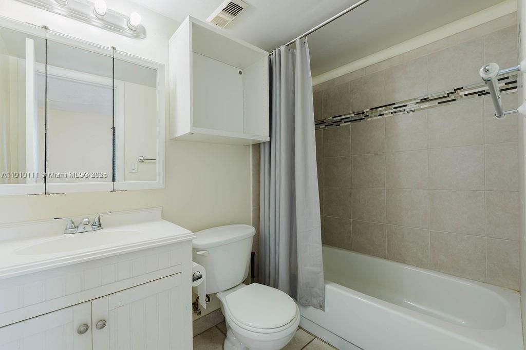 3110 N Pine Island Rd, Unit 409, Sunrise, FL 33351 Photo