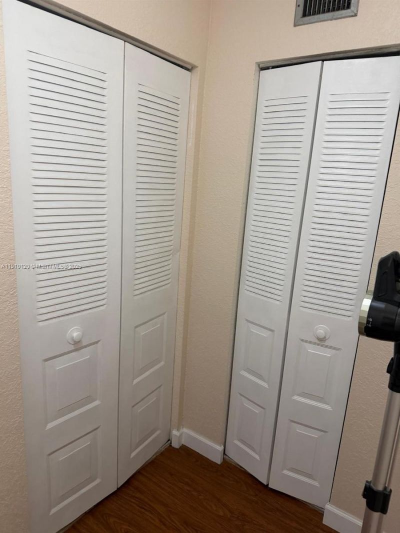 410 SE 2nd St, Unit 105, Hallandale Beach, FL 33009 Photo