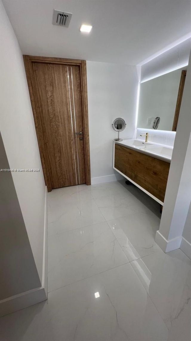 3900 Galt Ocean Dr, Unit 1614, Fort Lauderdale, FL 33308 Photo