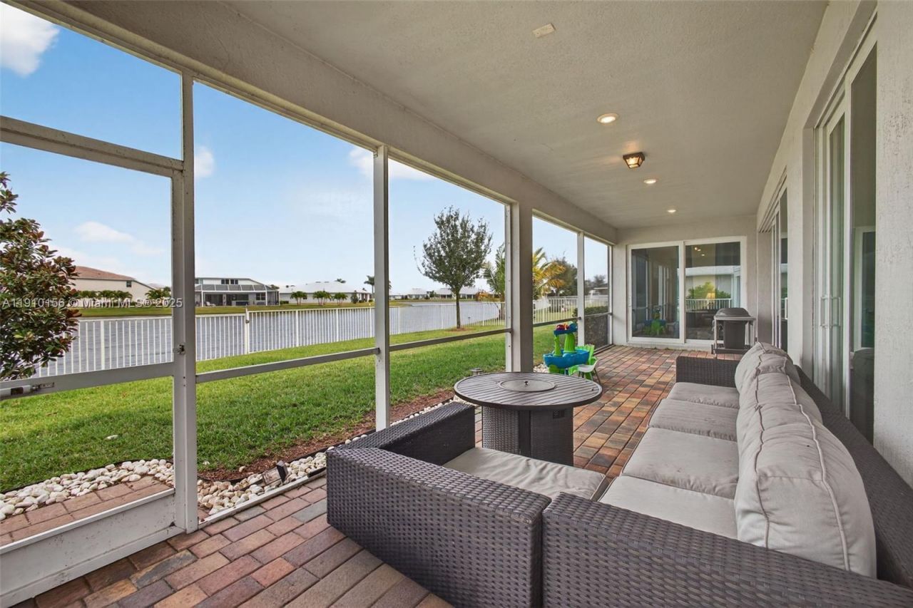 10190 SW Captiva Dr, Port Saint Lucie, FL 34987 Photo