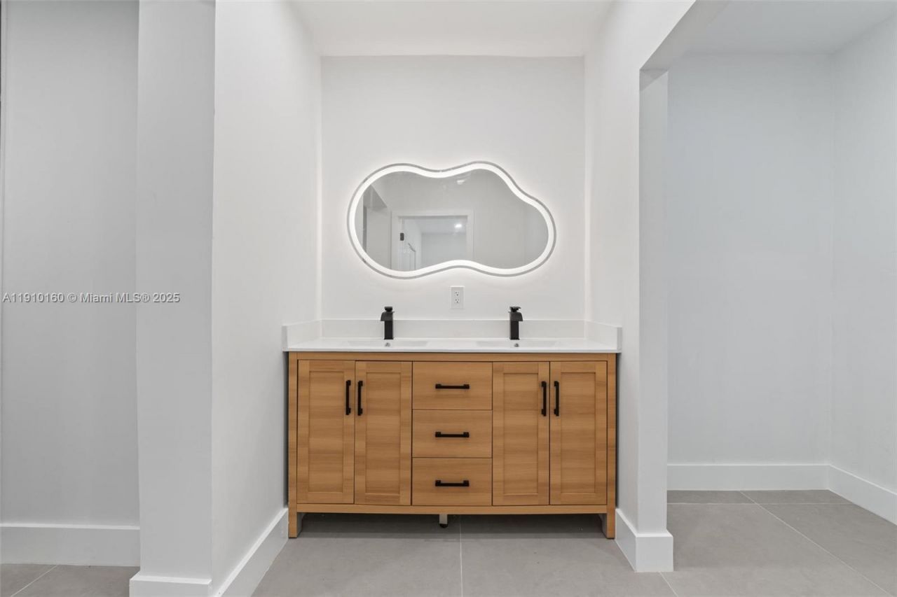 8370 SW 46th St, Miami, FL 33155 Photo