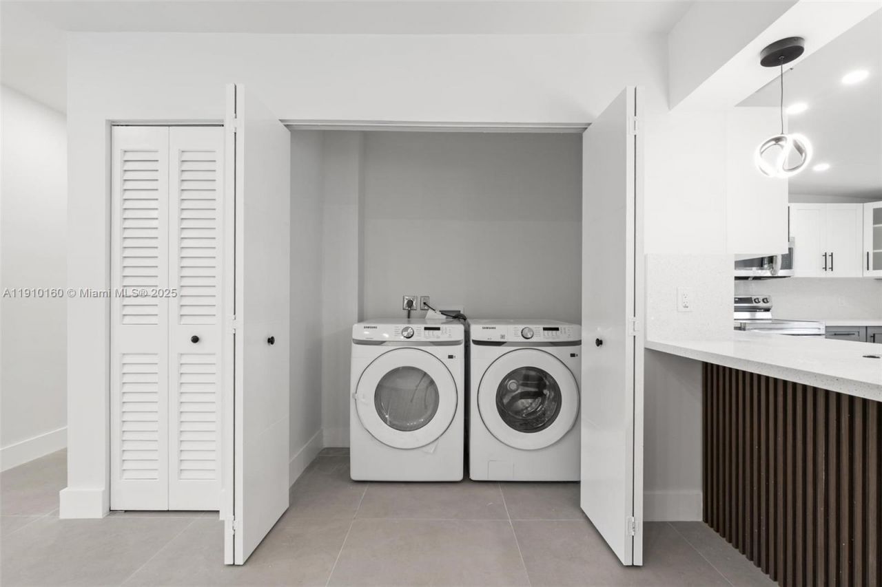 8370 SW 46th St, Miami, FL 33155 Photo