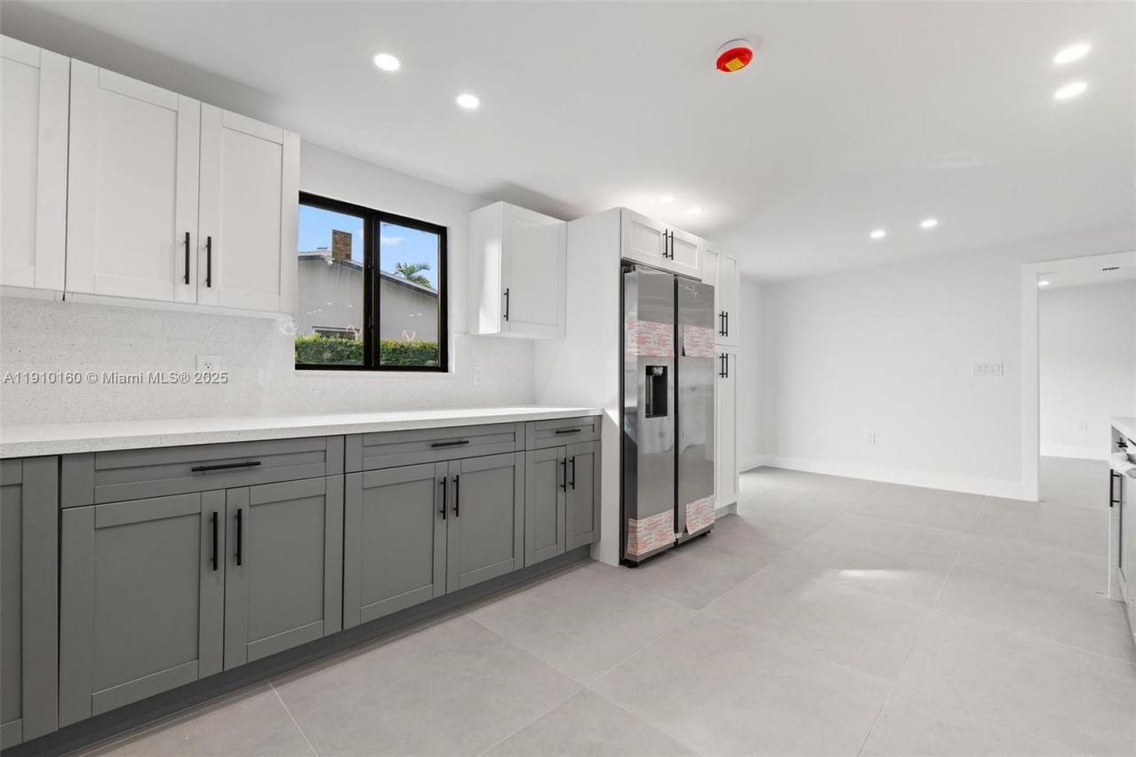 8370 SW 46th St, Miami, FL 33155 Photo