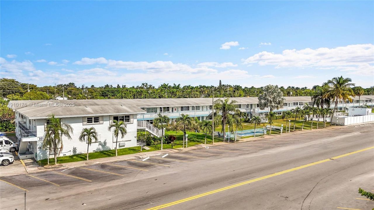 801 Atlantic Shores Blvd, Unit 203, Hallandale Beach, FL 33009 Photo