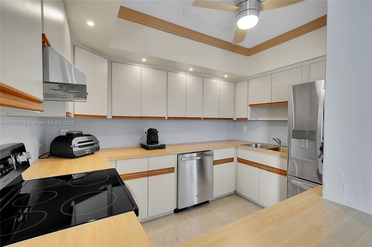 801 Atlantic Shores Blvd, Unit 203, Hallandale Beach, FL 33009 Photo