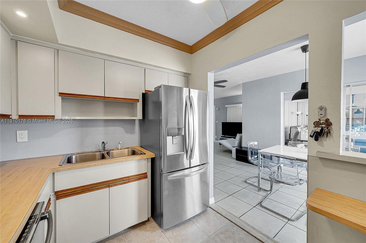 801 Atlantic Shores Blvd, Unit 203, Hallandale Beach, FL 33009 Photo