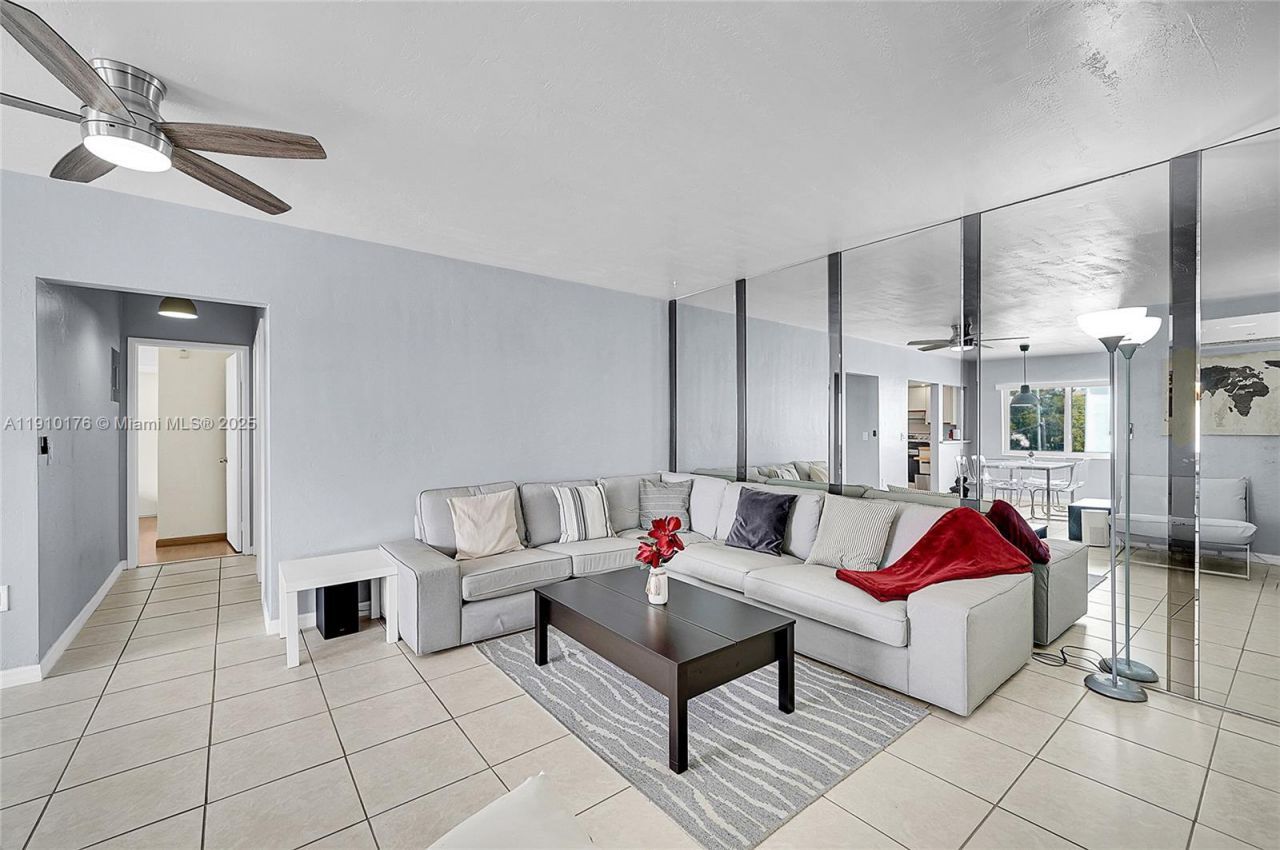 801 Atlantic Shores Blvd, Unit 203, Hallandale Beach, FL 33009 Photo