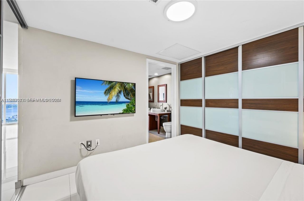 485 Brickell Ave, Unit 3109, Miami, FL 33131 Photo