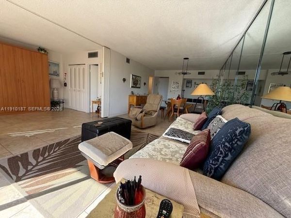 3625 N Country Club Dr, Unit 304, Aventura, FL 33180