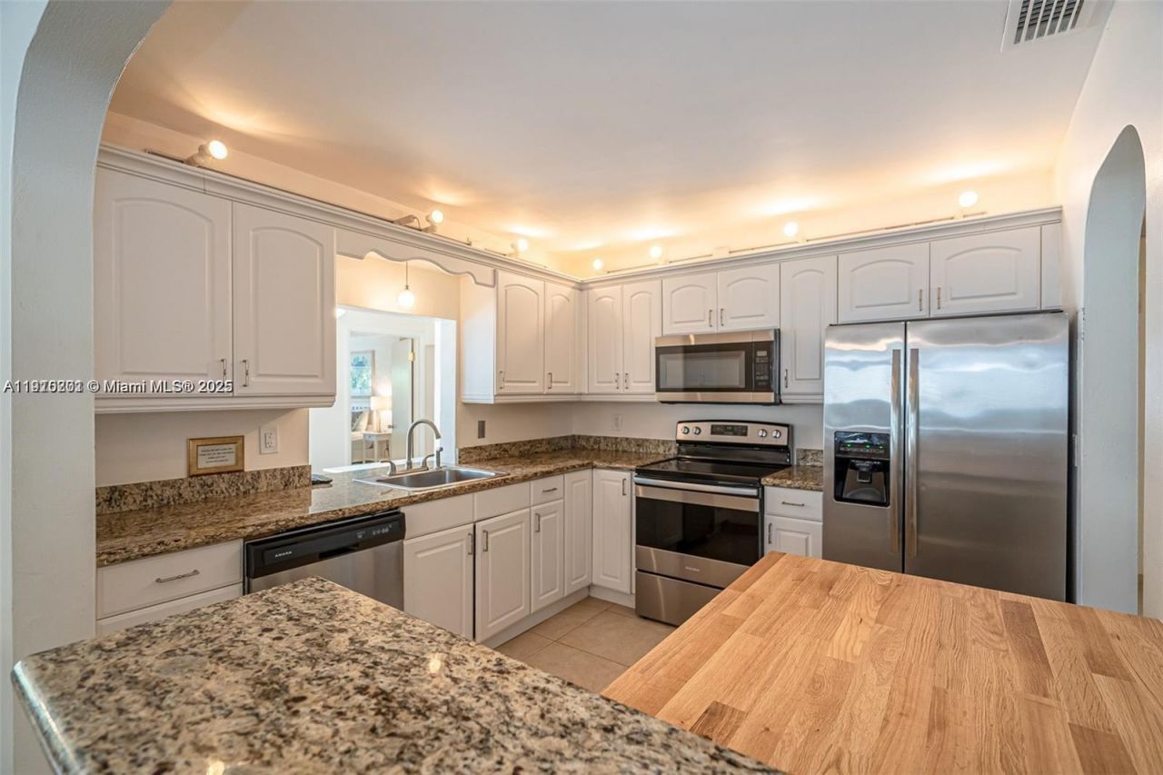 1148 Johnson St, Hollywood, FL 33019 Photo