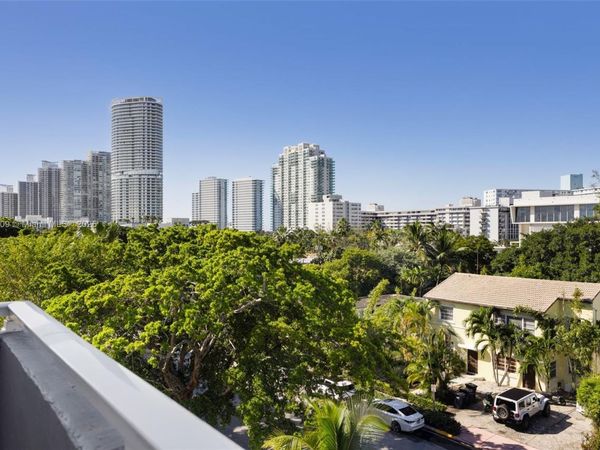 947 Lenox Ave, Unit 501, Miami Beach, FL 33139