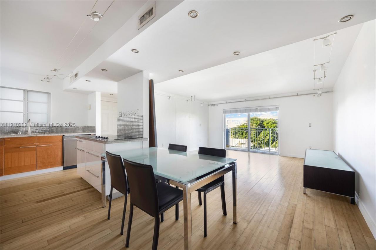 947 Lenox Ave, Unit 501, Miami Beach, FL 33139 Photo