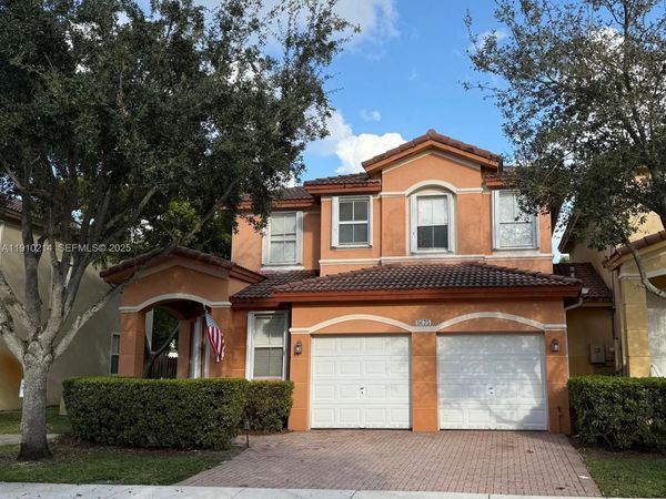 8675 NW 109th Ct, Doral, FL 33178