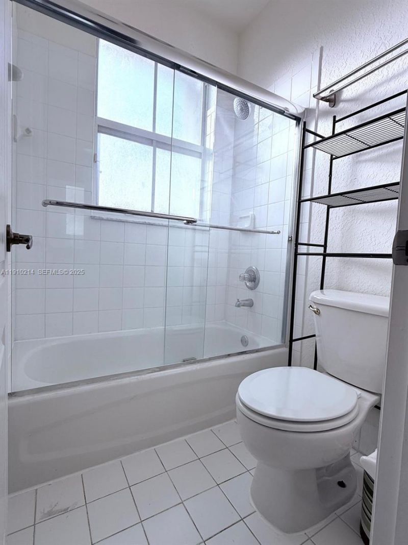 8675 NW 109th Ct, Doral, FL 33178 Photo