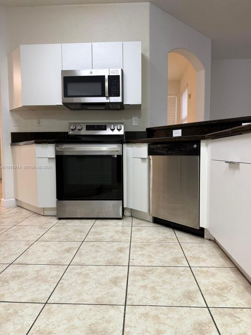 8675 NW 109th Ct, Doral, FL 33178 Photo