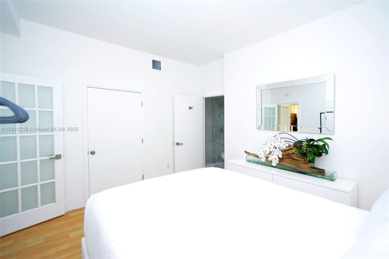 1342 Drexel Ave, Unit 105, Miami Beach, FL 33139 Photo