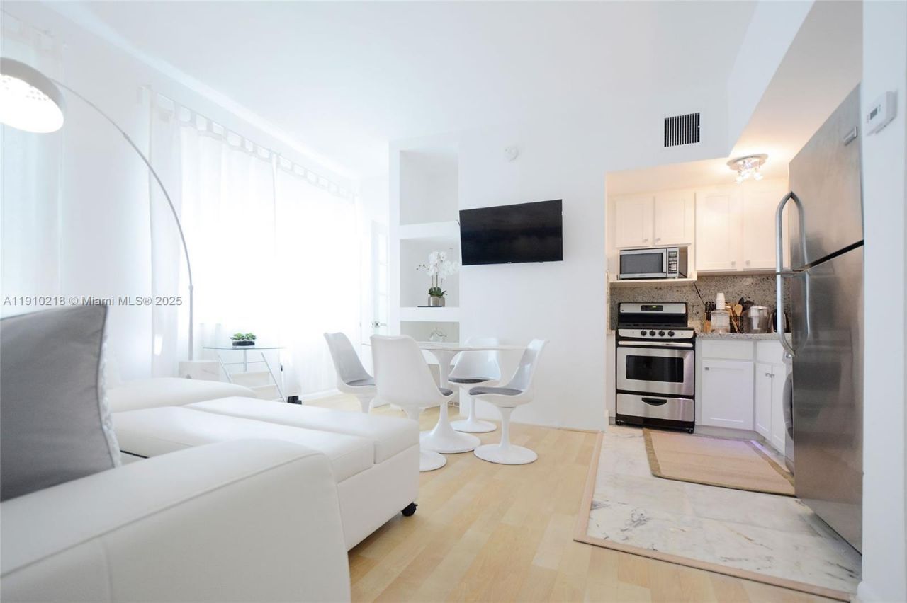 1342 Drexel Ave, Unit 105, Miami Beach, FL 33139 Photo