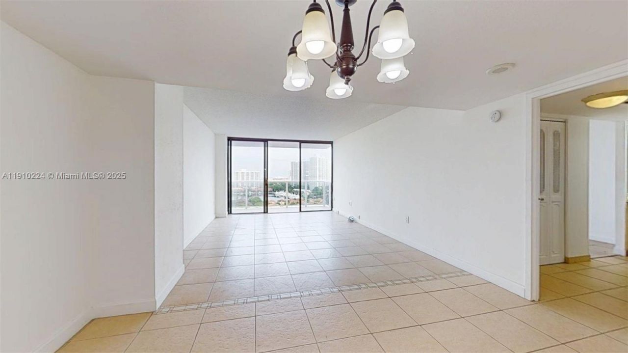 3675 N Country Club Dr, Unit 1610, Aventura, FL 33180 Photo