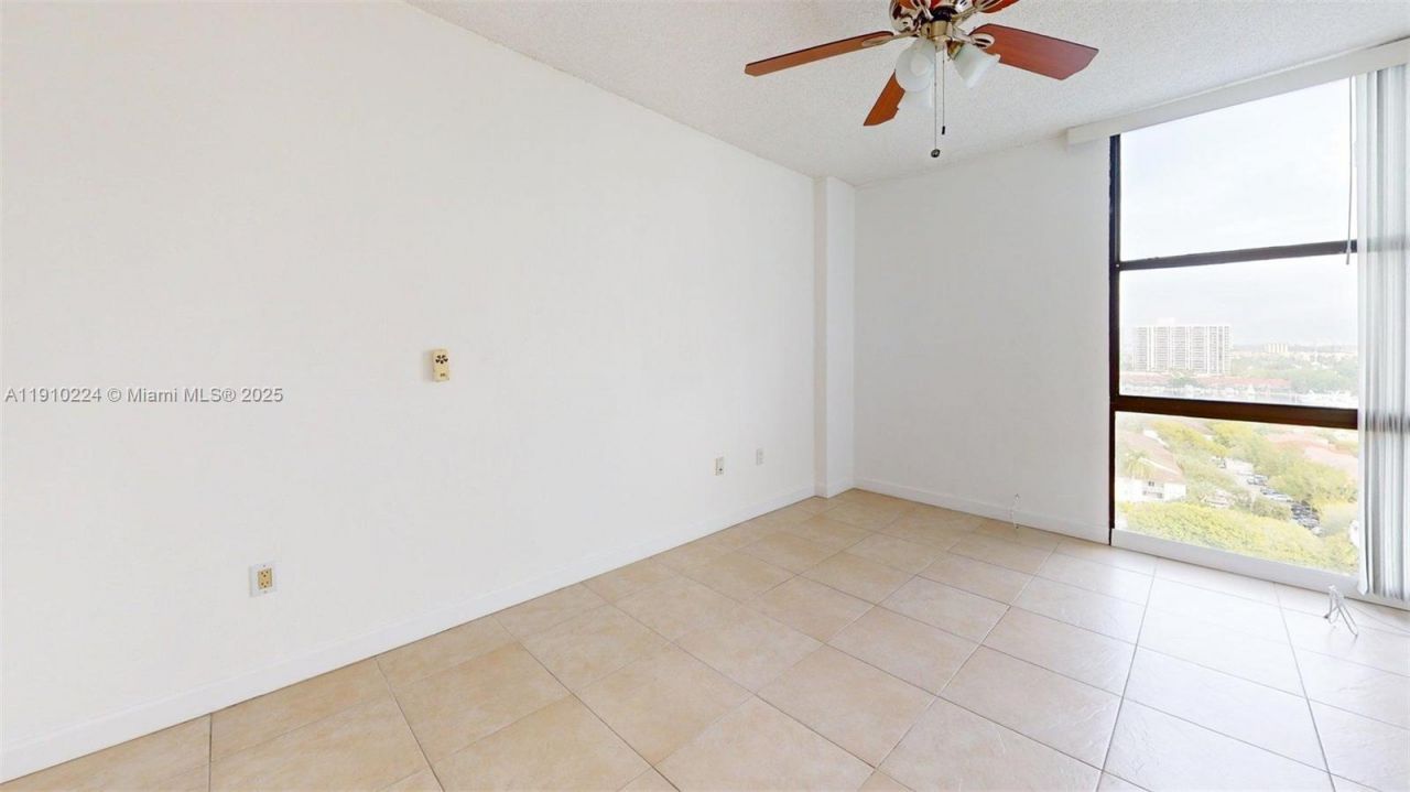 3675 N Country Club Dr, Unit 1610, Aventura, FL 33180 Photo