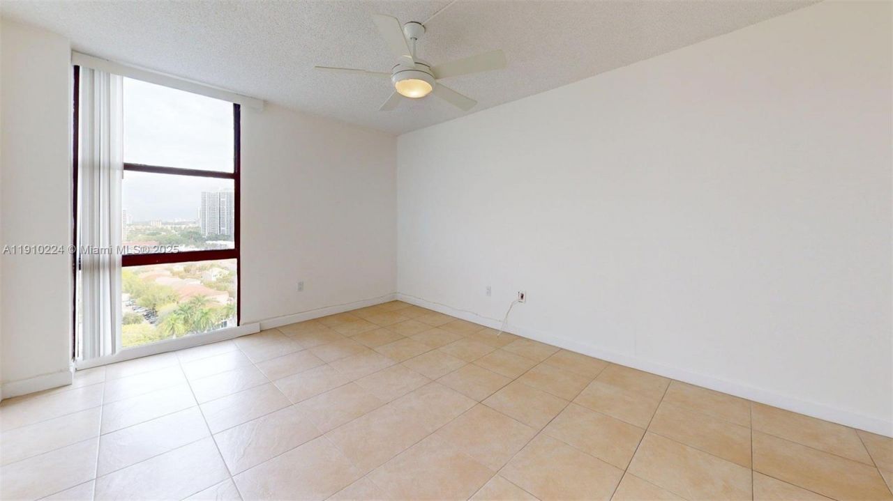 3675 N Country Club Dr, Unit 1610, Aventura, FL 33180 Photo