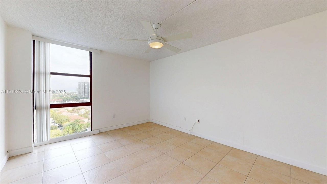 3675 N Country Club Dr, Unit 1610, Aventura, FL 33180 Photo