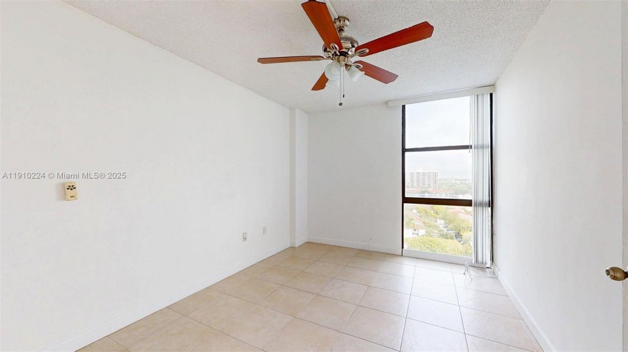 3675 N Country Club Dr, Unit 1610, Aventura, FL 33180 Photo