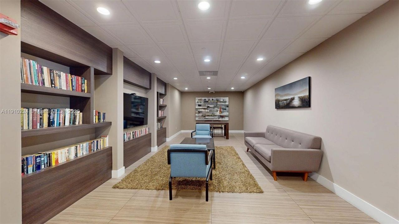 3675 N Country Club Dr, Unit 1610, Aventura, FL 33180 Photo