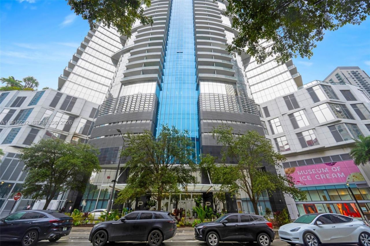 851 NE 1st Ave, Unit 4204, Miami, FL 33132 Photo