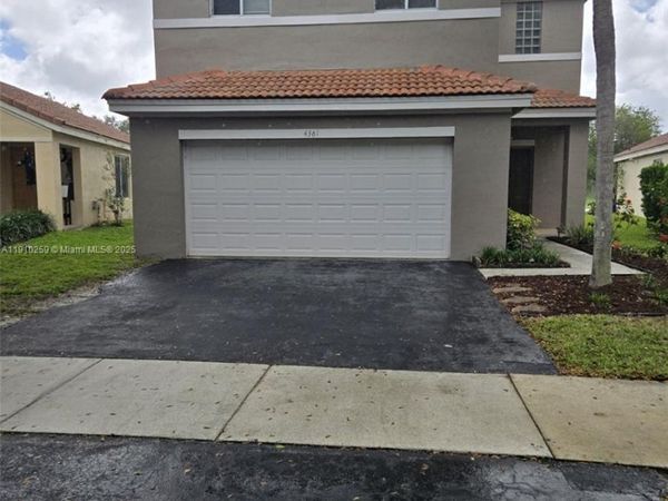 4361 Dogwood Cir, Weston, FL 33331