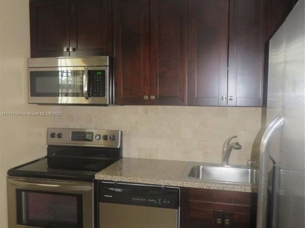 220 SW 9th Ave, Unit 105, Hallandale Beach, FL 33009