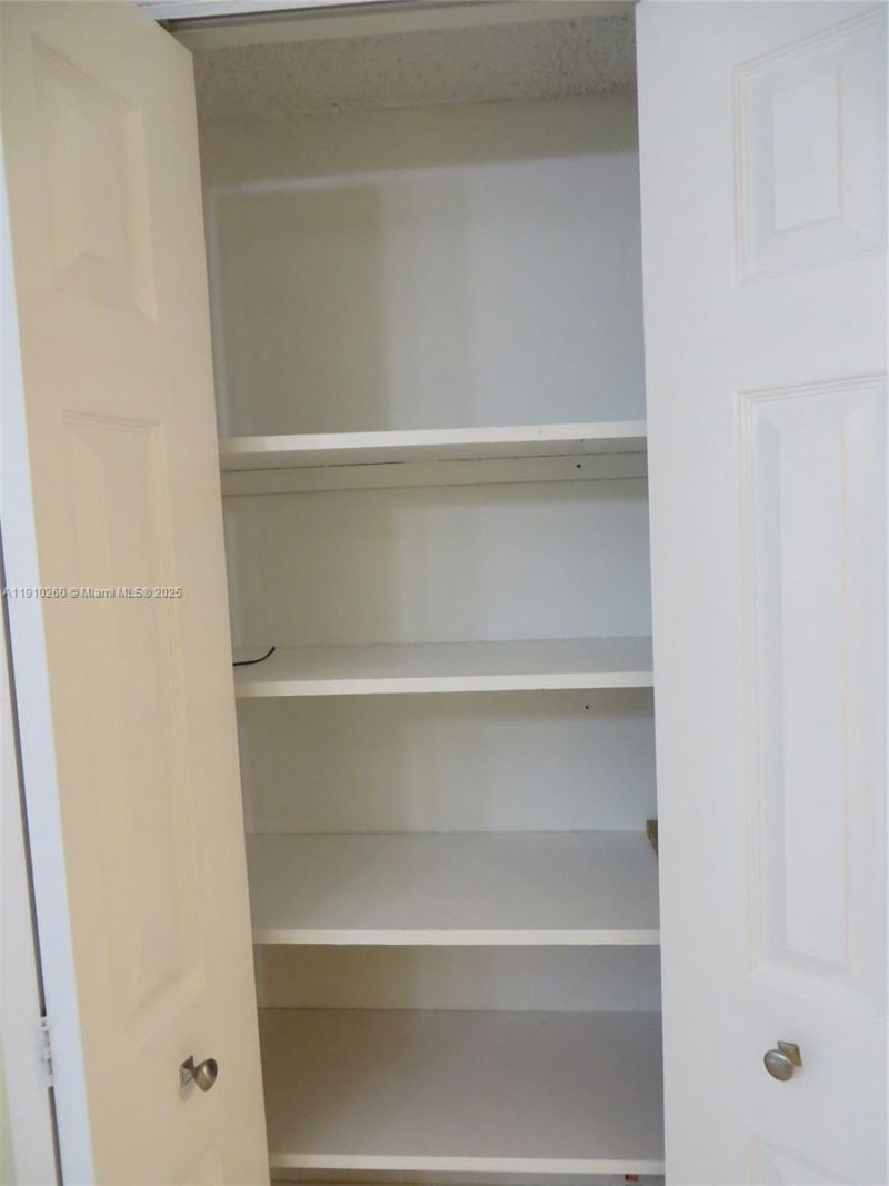 220 SW 9th Ave, Unit 105, Hallandale Beach, FL 33009 Photo