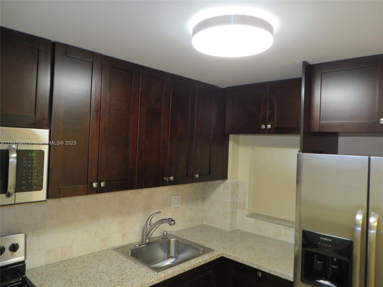 220 SW 9th Ave, Unit 105, Hallandale Beach, FL 33009 Photo
