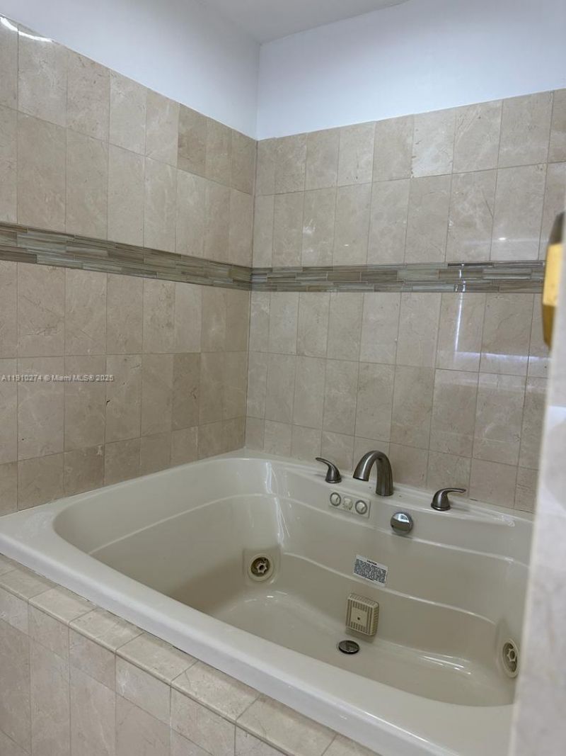 251 Crandon Blvd, Unit 430, Key Biscayne, FL 33149 Photo