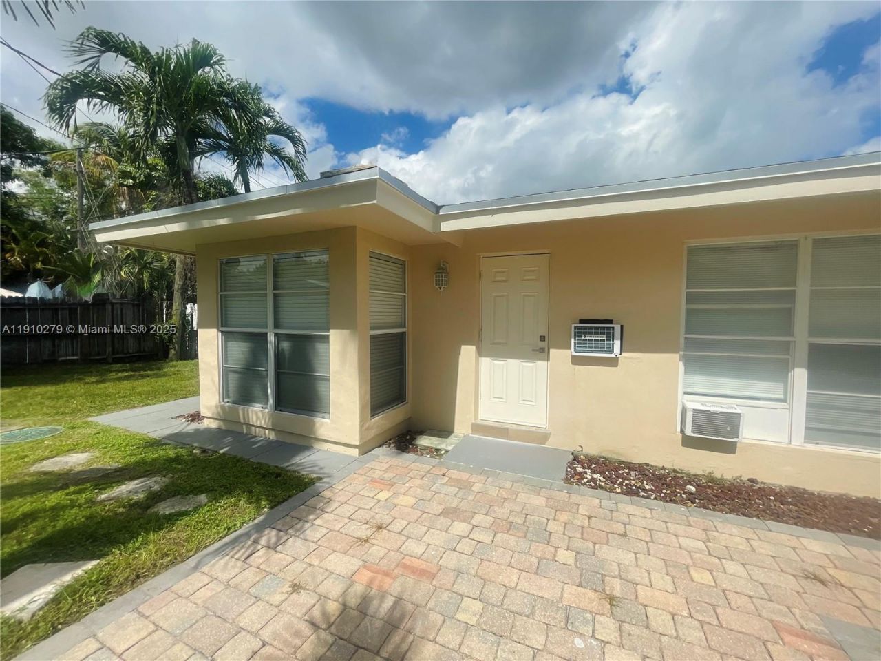 1505 NE 15th Ave, Unit 4, Fort Lauderdale, FL 33304 Photo