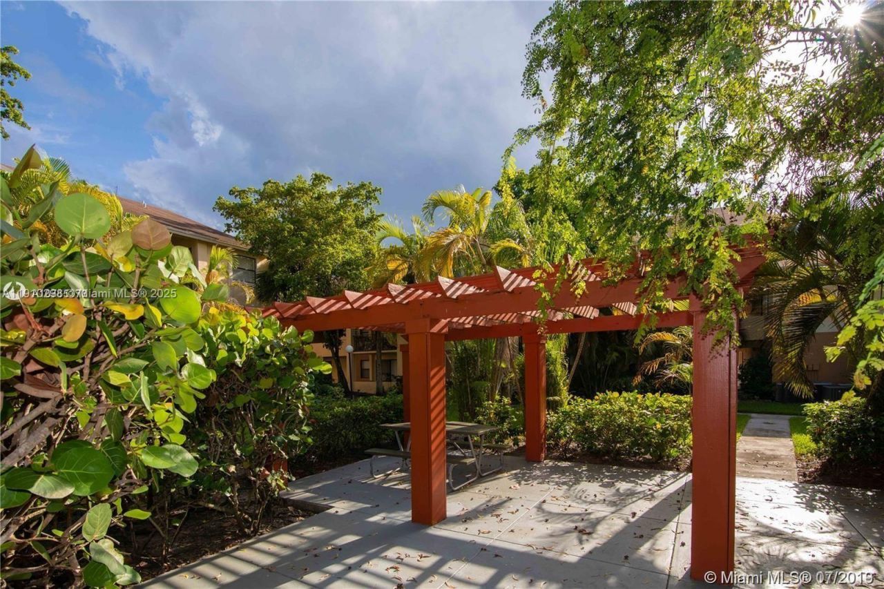 9999 Summerbreeze Dr, Unit 501, Sunrise, FL 33322 Photo