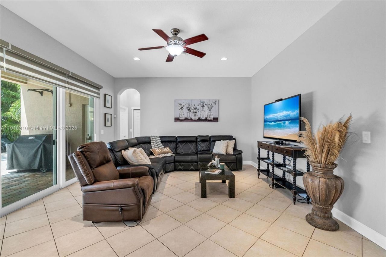 15974 SW 16th St, Pembroke Pines, FL 33027 Photo