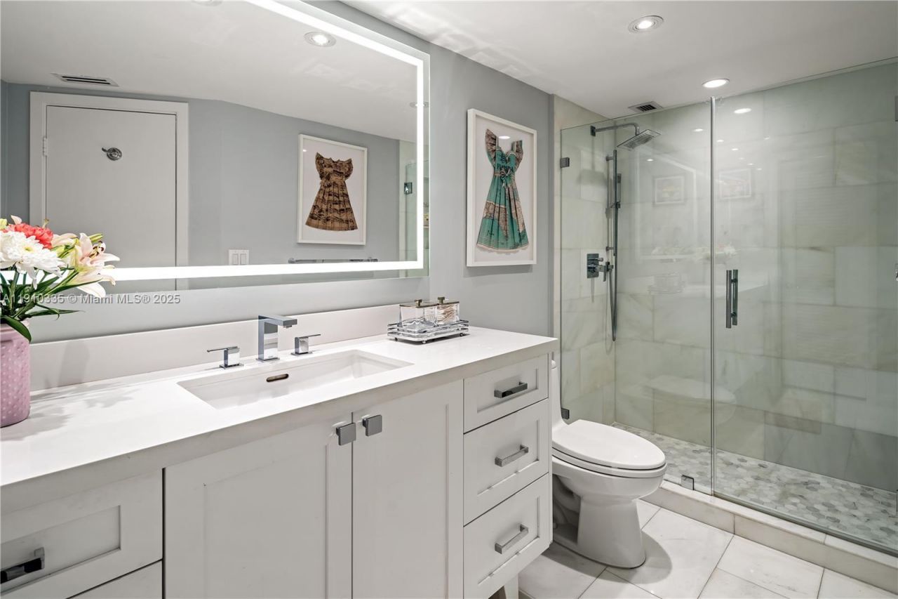 1111 Crandon Blvd, Unit C205, Key Biscayne, FL 33149 Photo